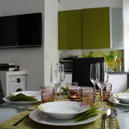 Hotell Govienna Small Modern 2*