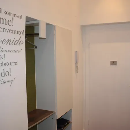 Govienna Small Modern 2*