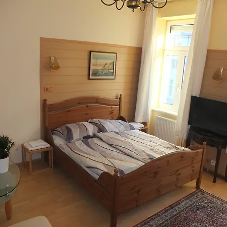 Aparthotel Leopoldauer 2*