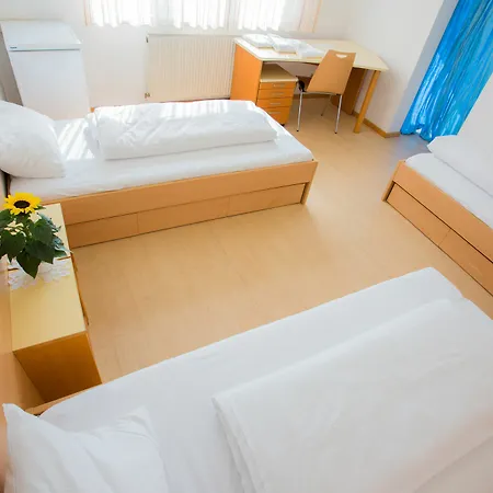 Hostel Mynext - Westbahnhof One