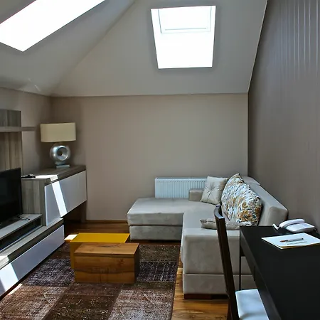 Vienna Suites Apartment