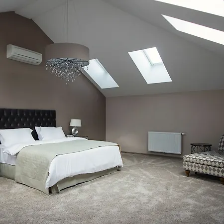 Vienna Suites Apartment