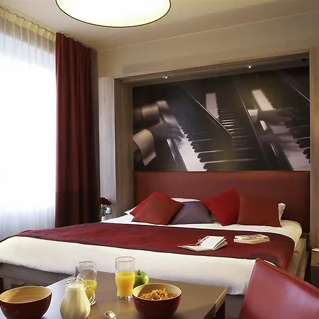 Adagio City 4*