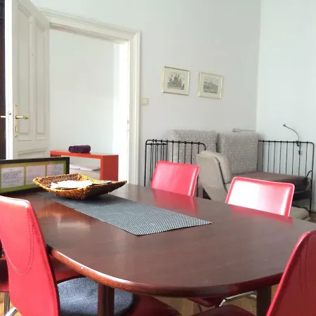 Pilgramgasse Apartment
