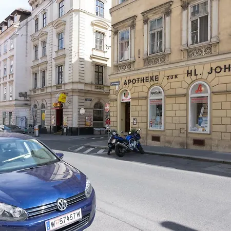 Modern At Rathaus Appartamento