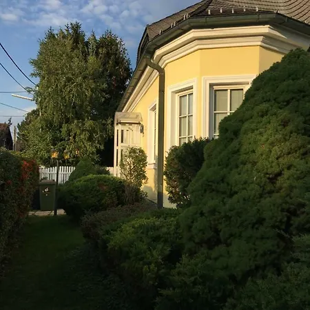 Haus In Idyllischer Lage Holiday home Vienna