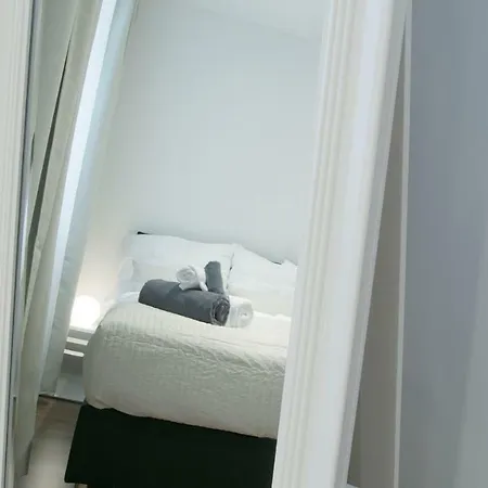 Lotus Apartment *