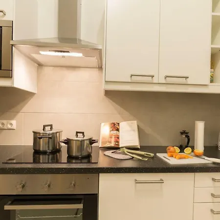 Stunning Station Apartament *