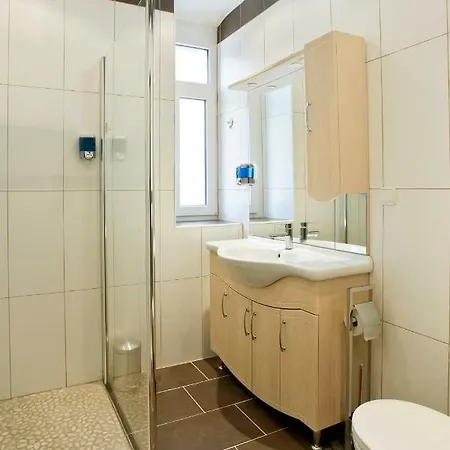 Explorer's Hub Apartment Vienna