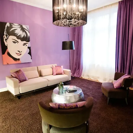 Naschmarkt - Mai's Apartment