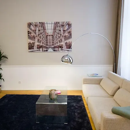 Apartment Urania - Mai's