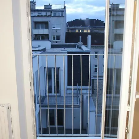 Apartmán 4 Beds And - Contactless Check-in *