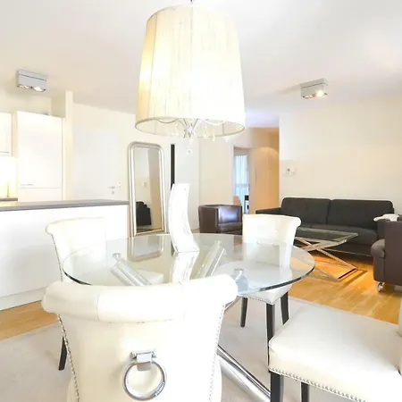 City Center Penthouse Graben Apartment *