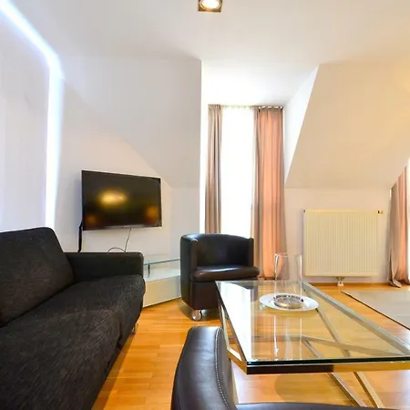 City Center Penthouse Graben Apartment *