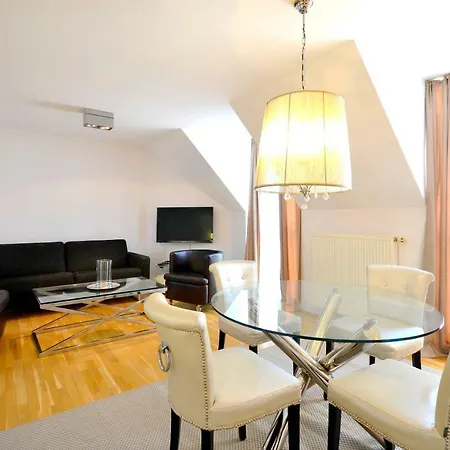City Center Penthouse Graben Apartment *