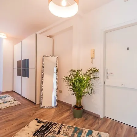10 Min. Downtown - 2 Bedrooms - Parking * Vienna
