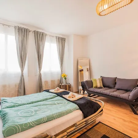 10 Min. Downtown - Metro 100m - Parking * Viena