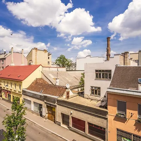 10 Min. Downtown - Metro 100m - Parking Apartamento Viena