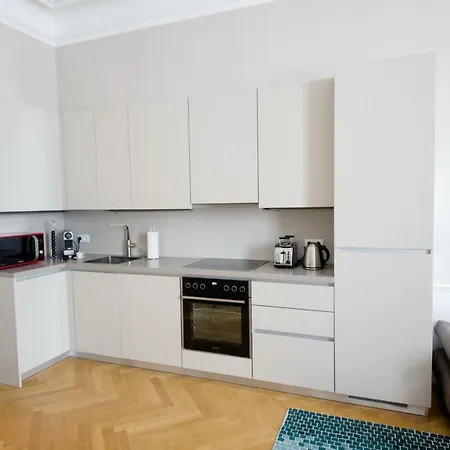 Urania - Mai's Apartment