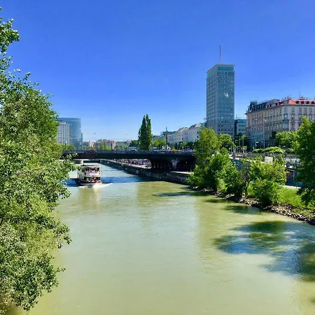 Living In The Heart Of * Viena