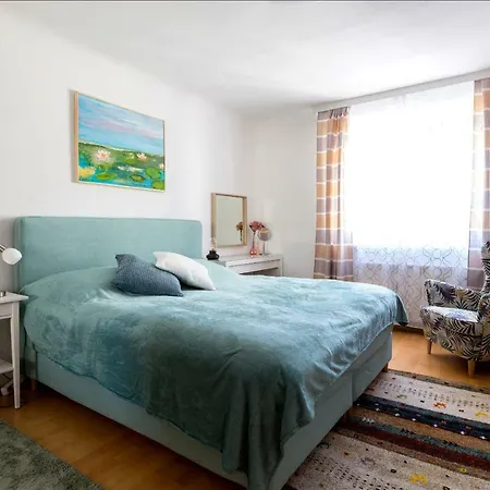 Rudolfsplatz Apartment *