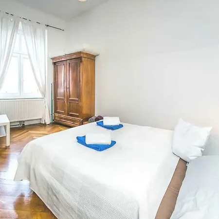 Pilgramgasse Apartment