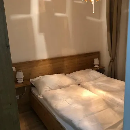 Premium * Vienna