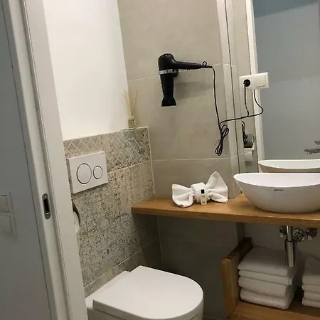Premium * Vienna