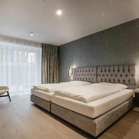 Karl Palais Wessely Apartment *