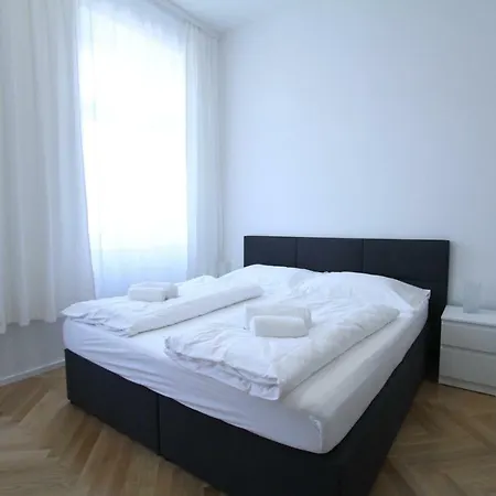 Edelweiss City United Nations Apartment Vienna