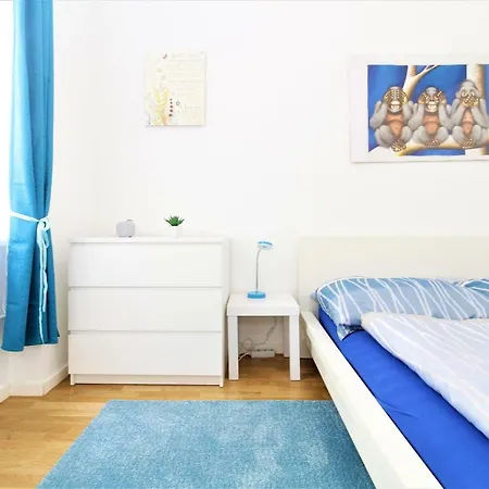 Marine: Newly Renovated 2nd District Apartamento *