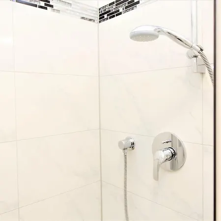 Marine: Newly Renovated 2nd District Viena