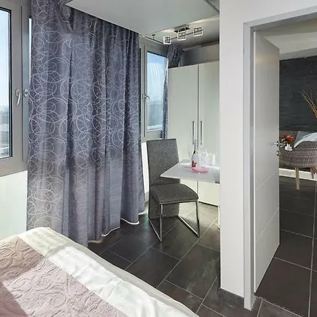 Twin Tower Homestay Vienna