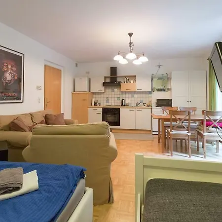Relaxing Terrace In Lively Area Apartment Vienna