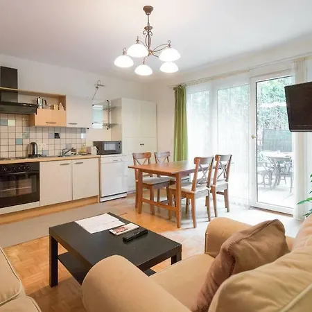 Apartment Relaxing Terrace In Lively Area *