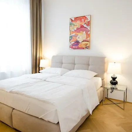 Urania - Mai's Vienna