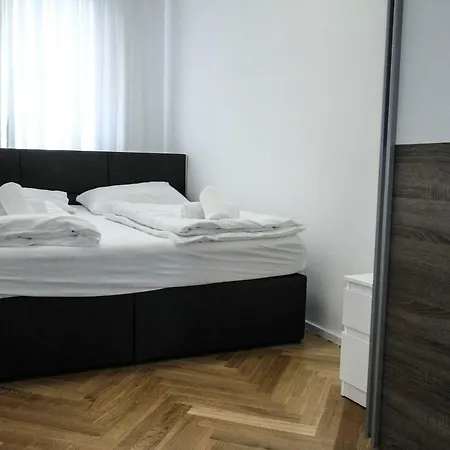 Edelweiss City United Nations Apartment Vienna
