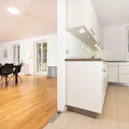 Apartment - Schwarzenbergplatz *