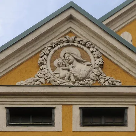 Bergwirt Schönbrunn Hotel 3*