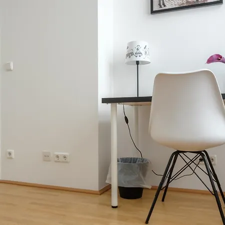 Experience Apartment *