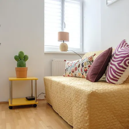Experience Apartment *