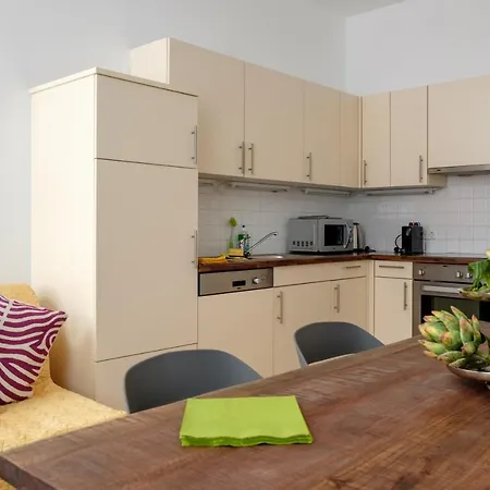 Experience Apartment *