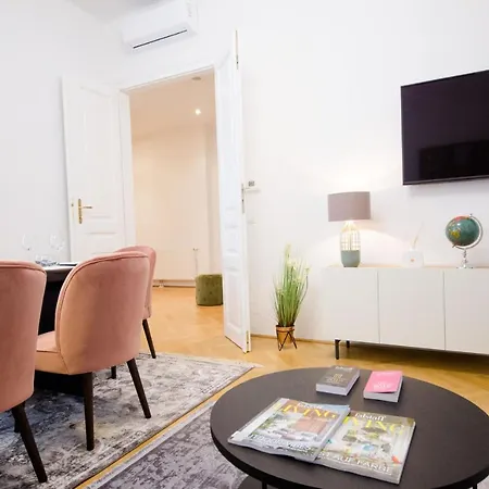 Apartment Naschmarkt - Mai's Vienna