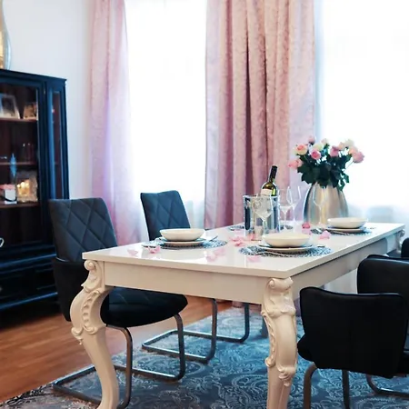 Sophies Place Augarten - Imperial Lifestyle Parking Apartment Vienna