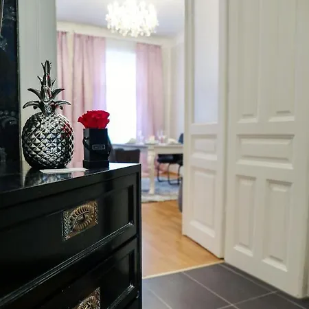 Sophies Place Augarten - Imperial Lifestyle Parking Apartment Vienna