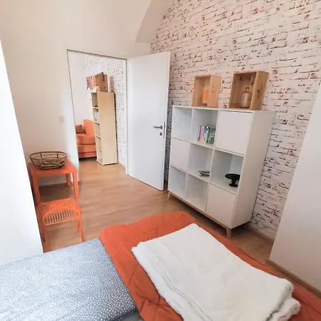 Apartment Lights - Meidling