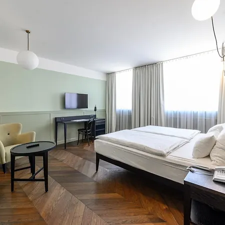 Hotel Caroline 3*