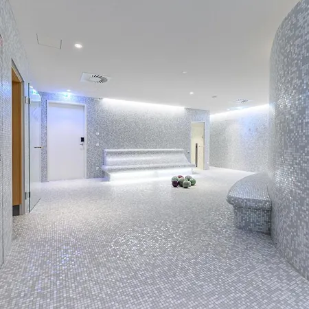 Hotel Caroline 3*