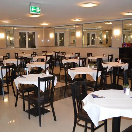 Hotel Donaustadt Kagran - At Metro U1 Vienna