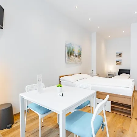 Daire Budget West With Shared Kitchen *